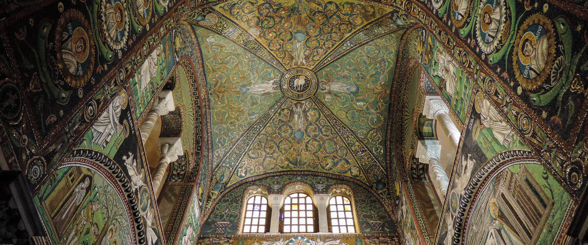 Basilica di San Vitale Arc (Ravenna) foto di Yiannis Vacondios